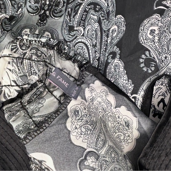 Glam & Fame Black and White Paisley Handkerchief Dress - Size Medium - Picture 8 of 9